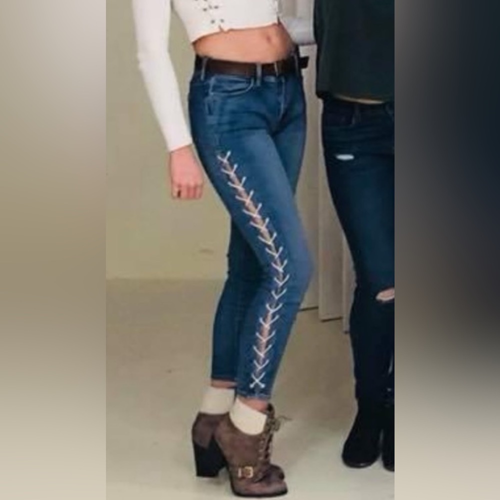 PacSun super stretch ankle jegging with white ties on sides